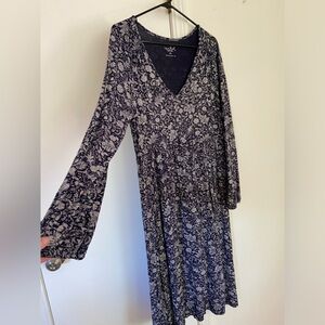 Cute long sleeve navy and white Dress